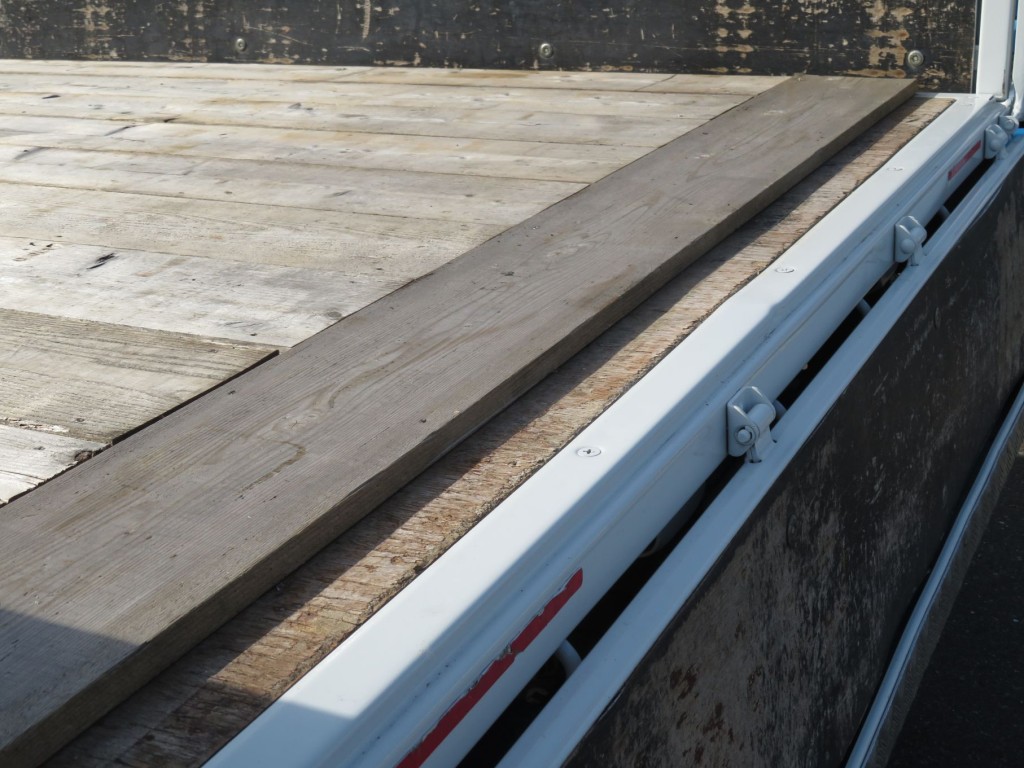 いすゞ エルフ 2RG-NPR88YN(2WD)の写真18