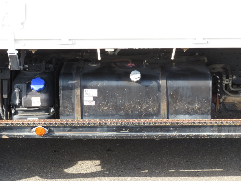 いすゞ エルフ 2RG-NPR88YN(2WD)の写真19