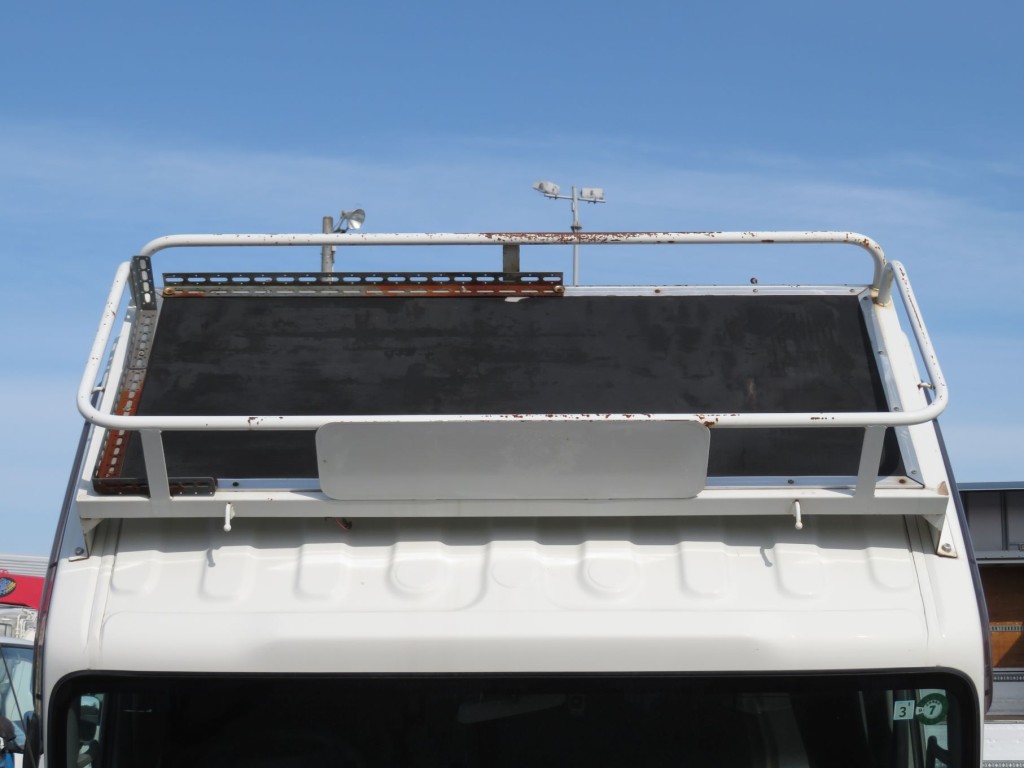 いすゞ エルフ 2RG-NPR88YN(2WD)の写真24