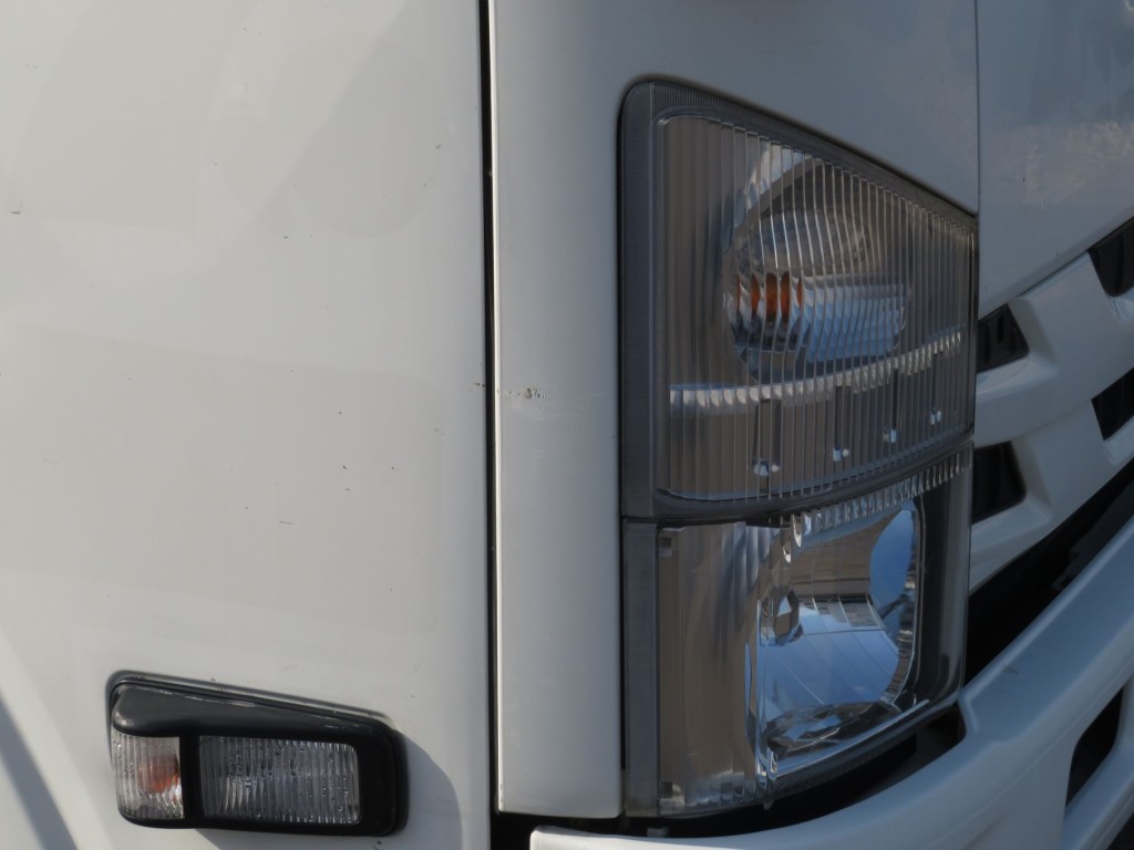 いすゞ エルフ 2RG-NPR88YN(2WD)の写真30