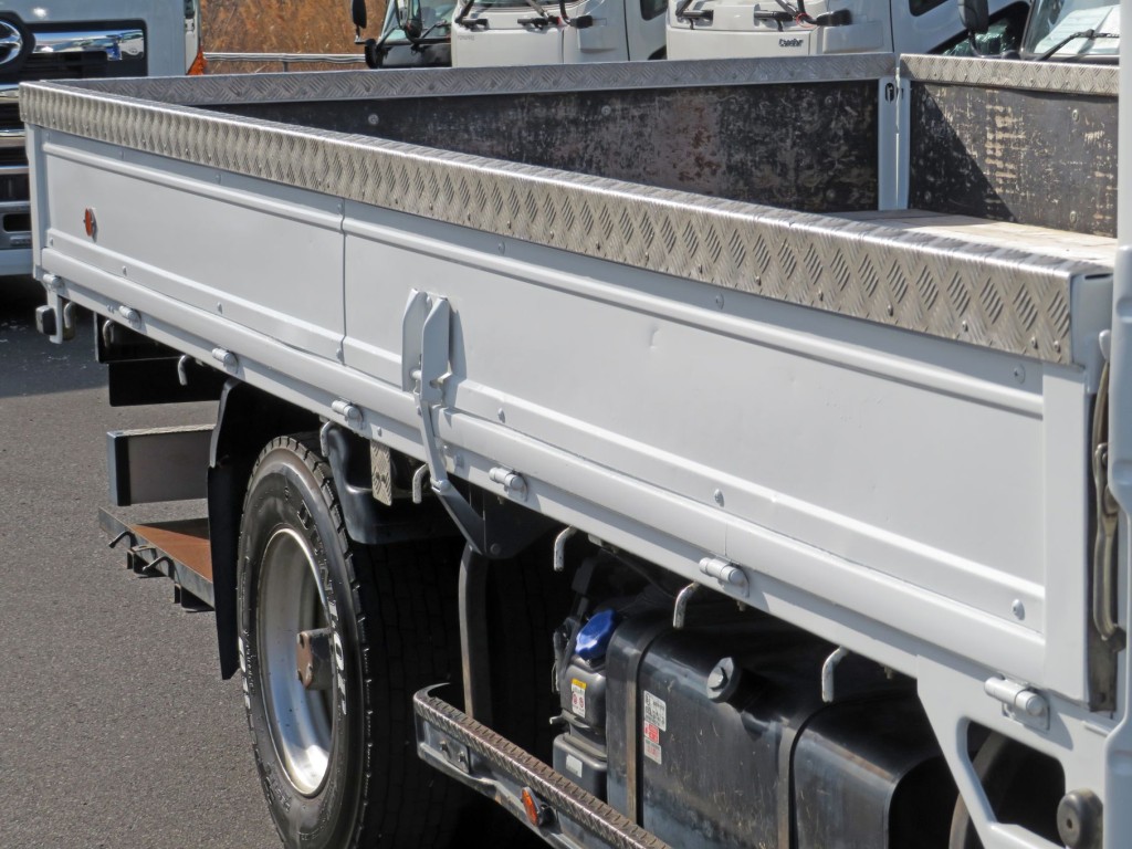 いすゞ エルフ 2RG-NPR88YN(2WD)の写真37