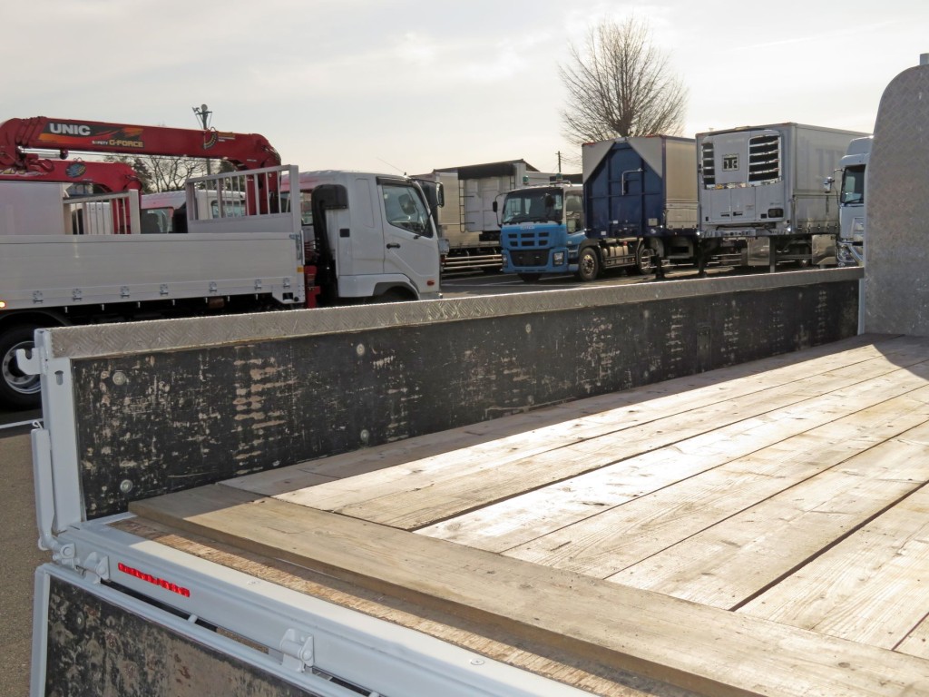 いすゞ エルフ 2RG-NPR88YN(2WD)の写真40