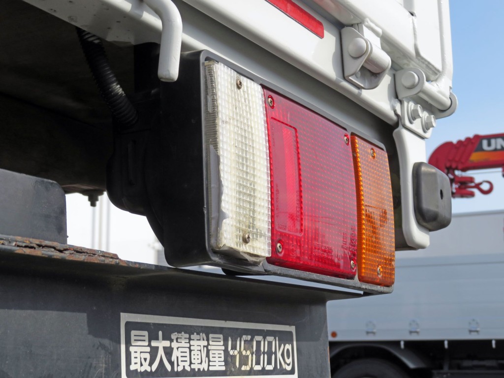 いすゞ エルフ 2RG-NPR88YN(2WD)の写真44