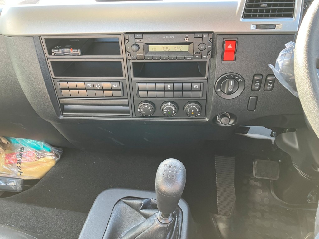 パネル周りの状態です。|三菱 ファイター 2KG-FK62F(2WD)の写真15