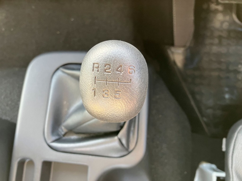 6速マニュアルです。|三菱 ファイター 2KG-FK62F(2WD)の写真19