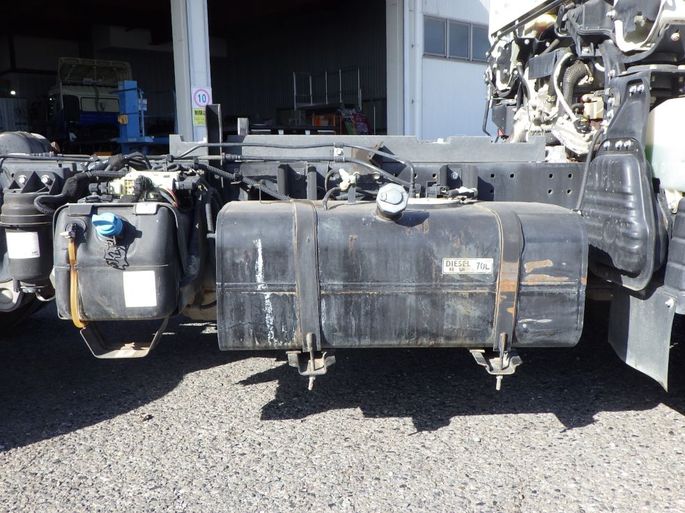 燃料タンクは７０Lです。|三菱 キャンター TPG-FBA60(2WD)の写真16