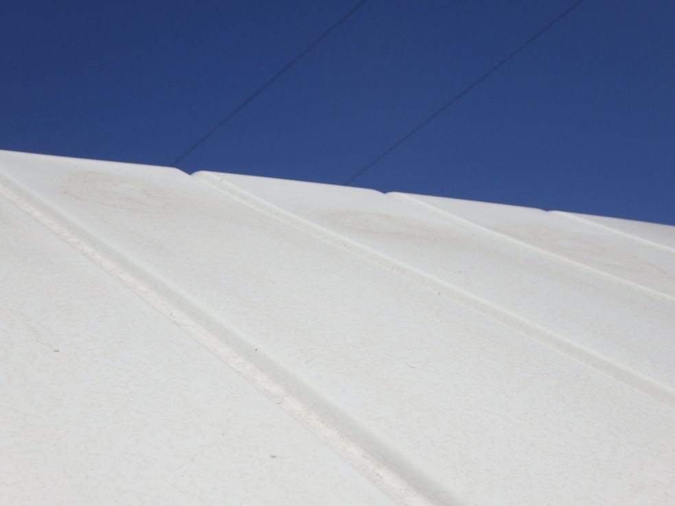 ルーフに浅いヘコミがあります。|三菱 キャンター TPG-FBA60(2WD)の写真22