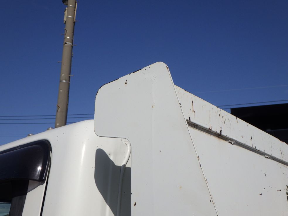 プロテクターの助手席側にキズ・サビがあります。|三菱 キャンター TPG-FBA60(2WD)の写真24