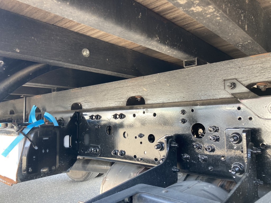 シャーシとネタの状態です。|三菱 ファイター TKG-FK61F(2WD)の写真11