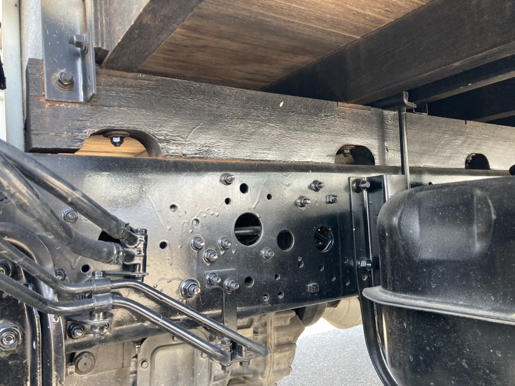 シャーシとネタの状態です。|三菱 ファイター TKG-FK61F(2WD)の写真12