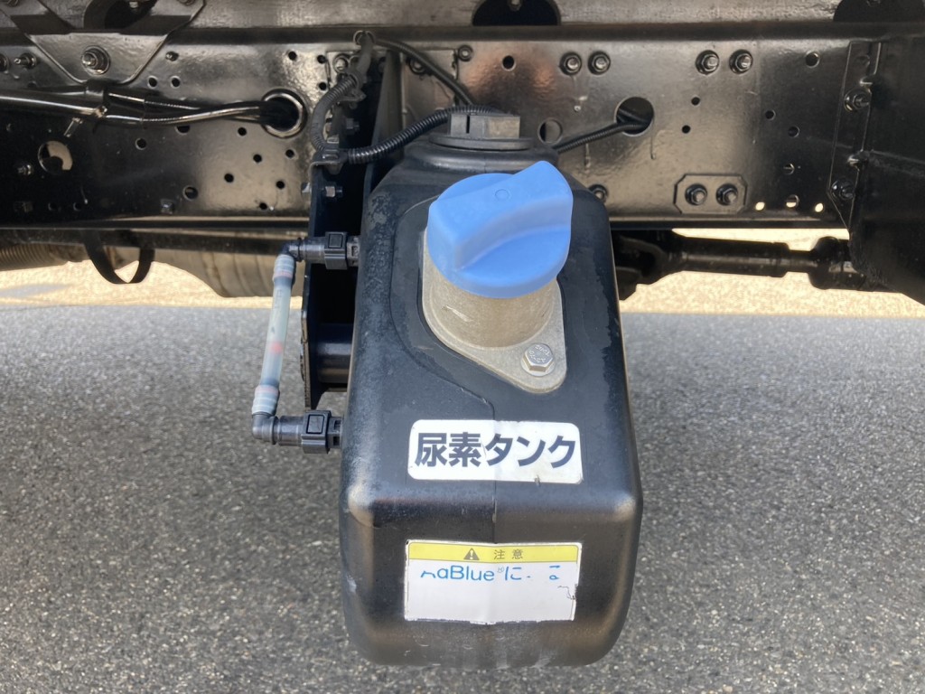 アドブルータンクです。|三菱 ファイター TKG-FK61F(2WD)の写真31