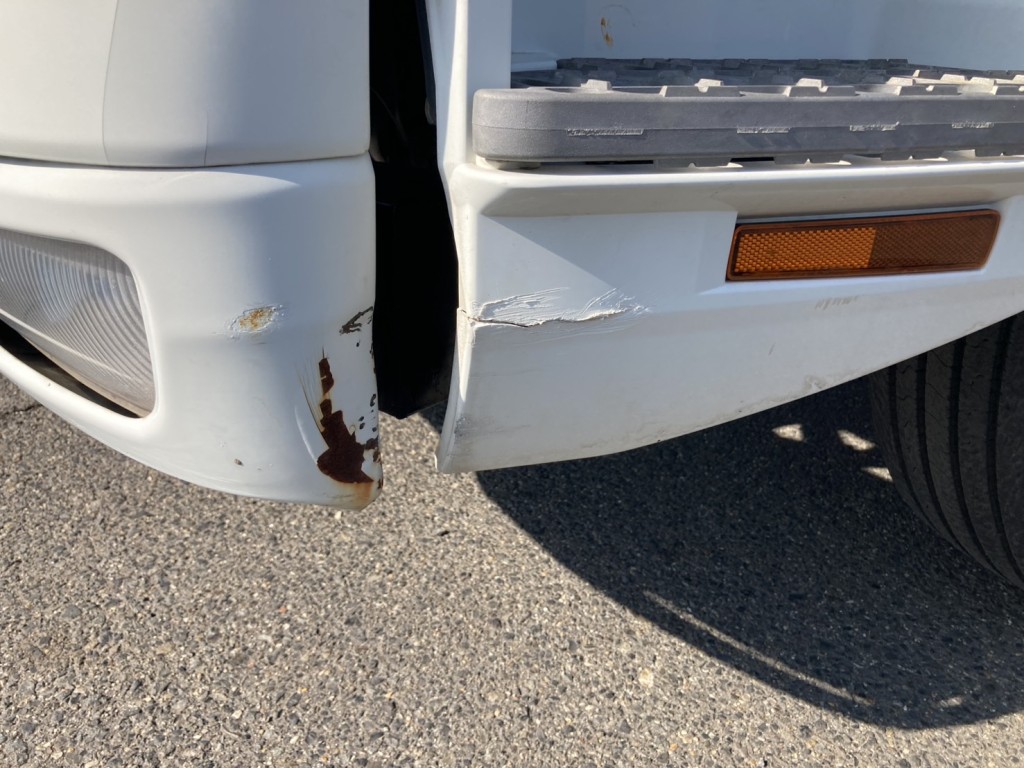 左ステップ下とバンパーにキズが有ります。|三菱 ファイター TKG-FK61F(2WD)の写真40