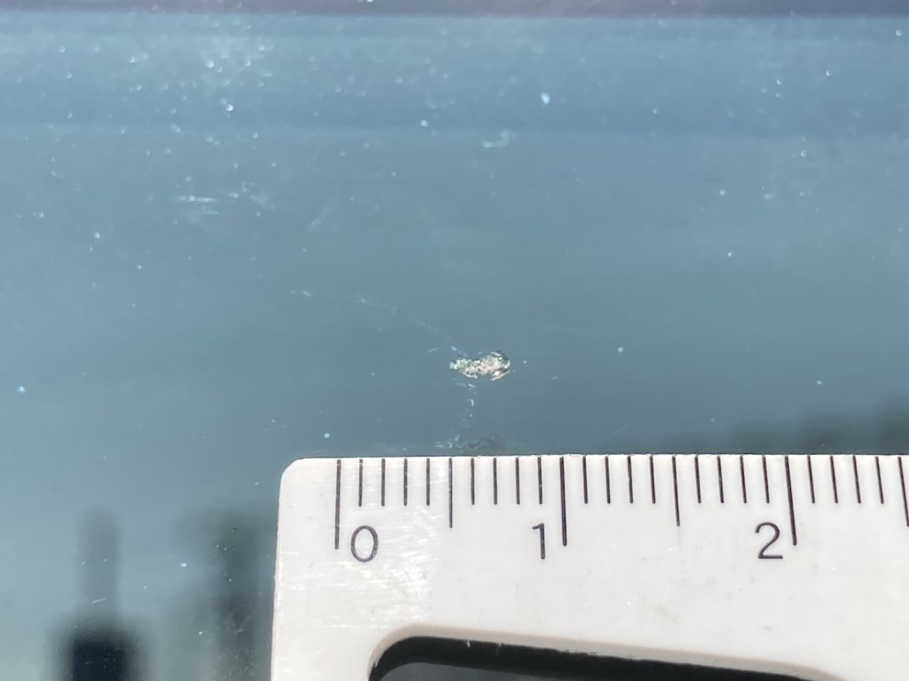 Fガラスに飛び石（点キズ）が有ります。|三菱 ファイター TKG-FK61F(2WD)の写真46