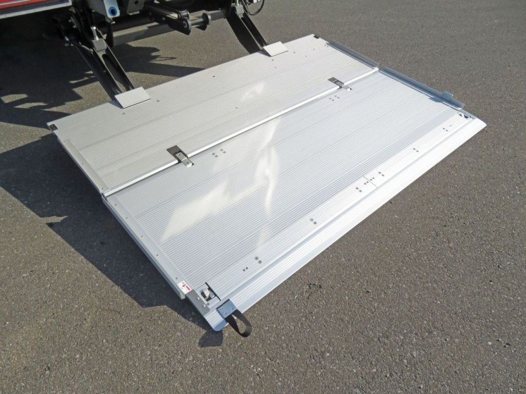 三菱 ファイター 2KG-FK65F(2WD)の写真11