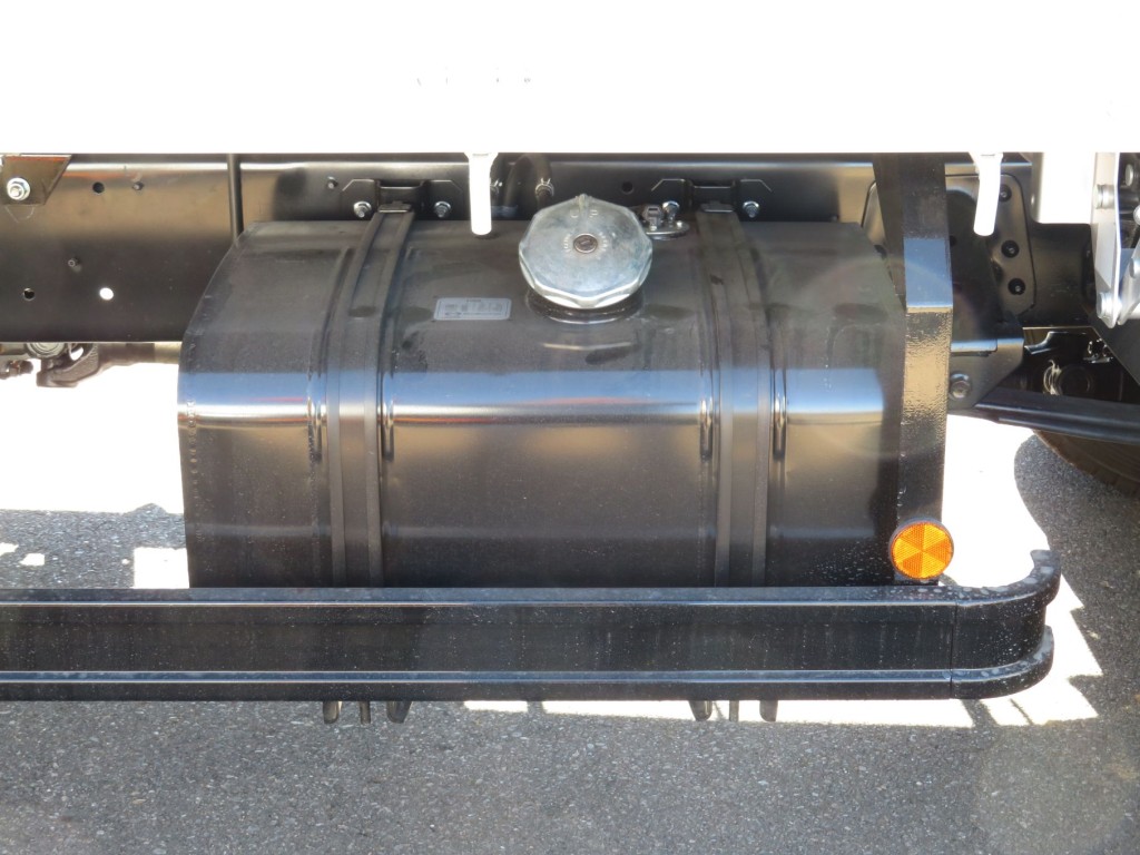 燃料タンクは100Lです。|日野 レンジャー 2PG-FC2ABA(2WD)の写真13
