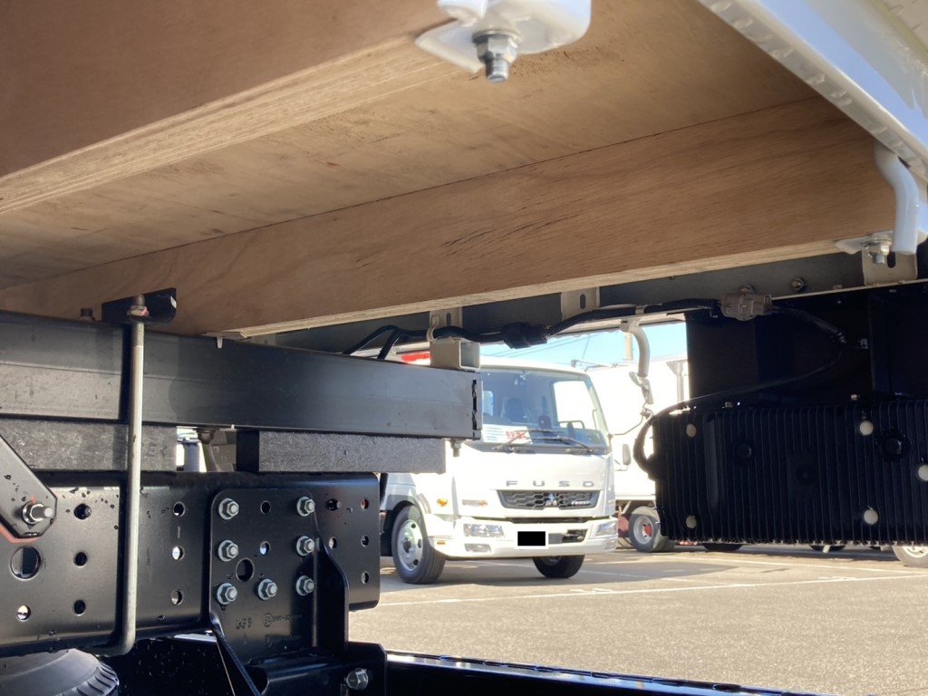 三菱 キャンター 2RG-FEB80(2WD)の写真8