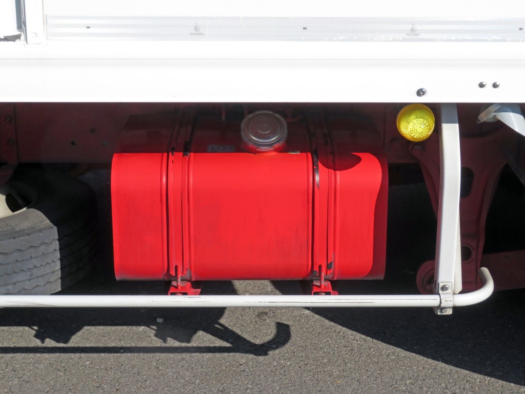 燃料タンクは100Lです。|日野 レンジャー 2KG-FC2ABG(2WD)の写真17