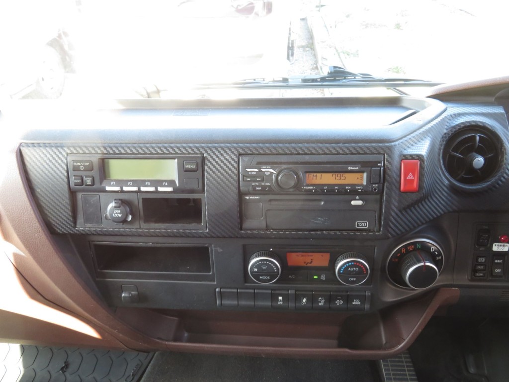 インパネ周りの状態です。|日野 レンジャー 2KG-FC2ABG(2WD)の写真21