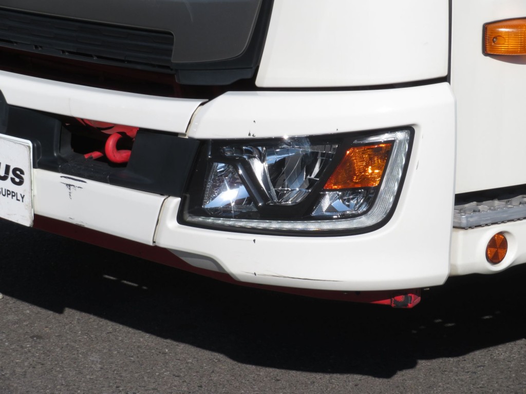 フロントバンパー運転席側にキズがあります。|日野 レンジャー 2KG-FC2ABG(2WD)の写真30