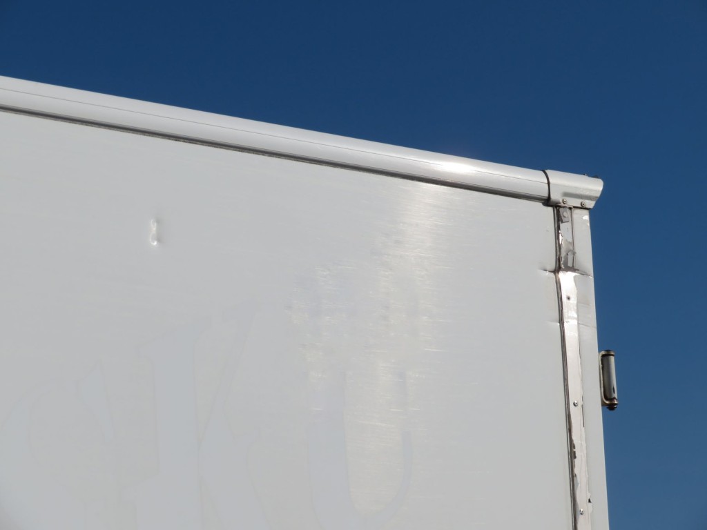 助手席側パネルにヘコミがあります。|日野 レンジャー 2KG-FC2ABG(2WD)の写真37