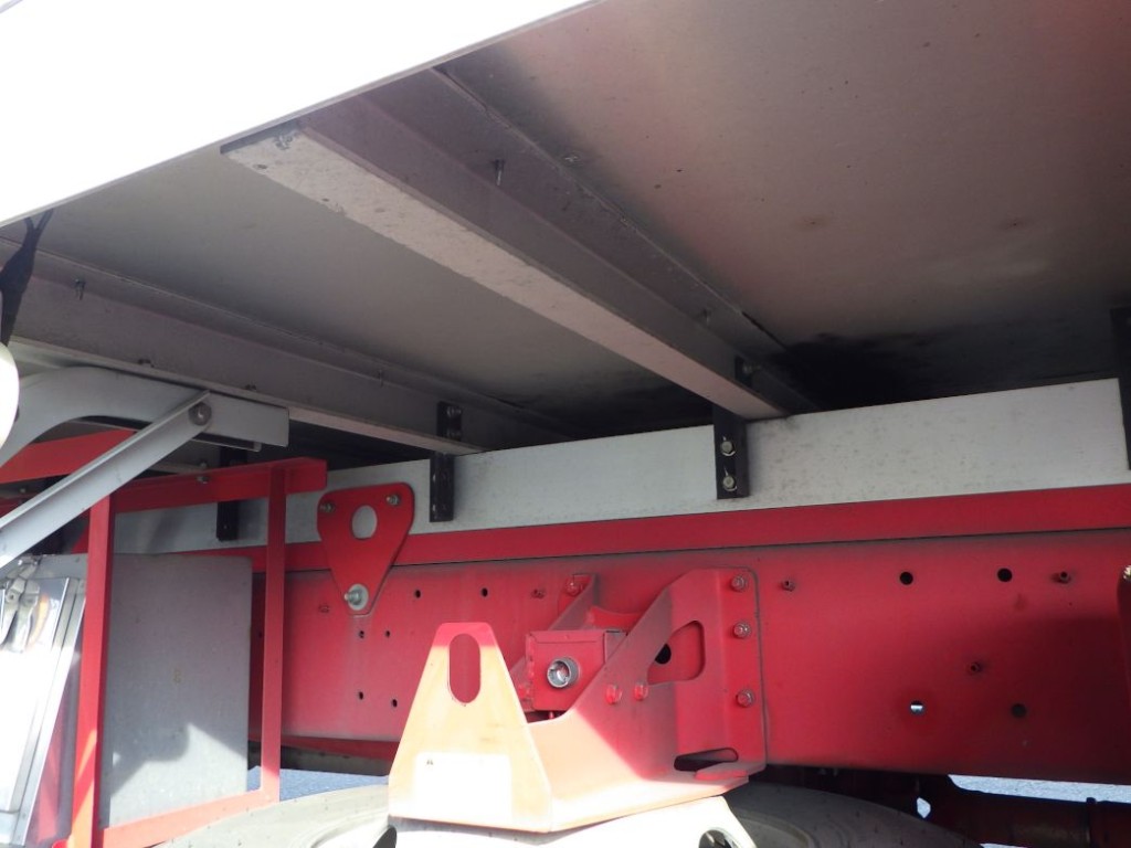 シャーシとネタの状態です。（ネタはアルミ製です）|日野 レンジャー 2KG-FC2ABG(2WD)の写真7