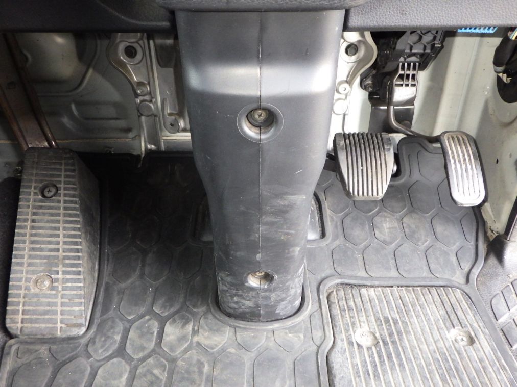 ２ペダルです。|日野 レンジャー 2KG-FC2ABG(2WD)の写真26