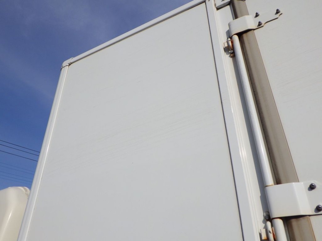 ボディーの両サイドにスレがあります。|日野 レンジャー 2KG-FC2ABG(2WD)の写真33