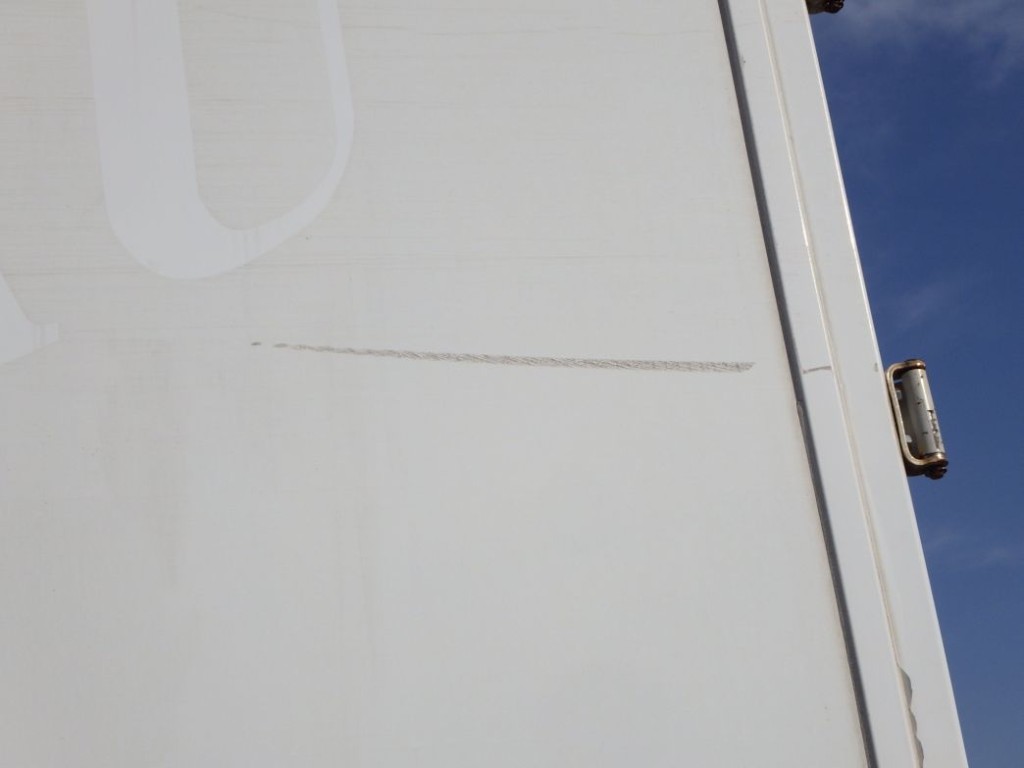 ボディー後方の助手席側にスレがあります。|日野 レンジャー 2KG-FC2ABG(2WD)の写真35