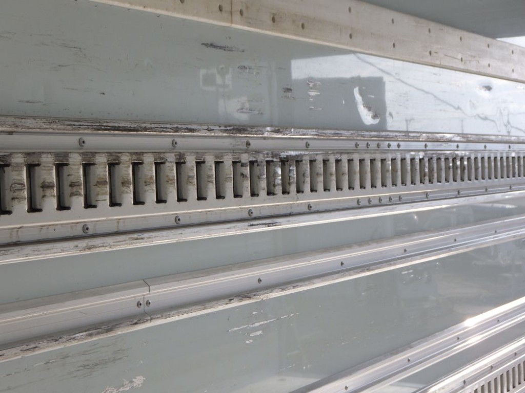 荷台内側にキズ・ヘコミがあります。|日野 レンジャー 2KG-FC2ABG(2WD)の写真40