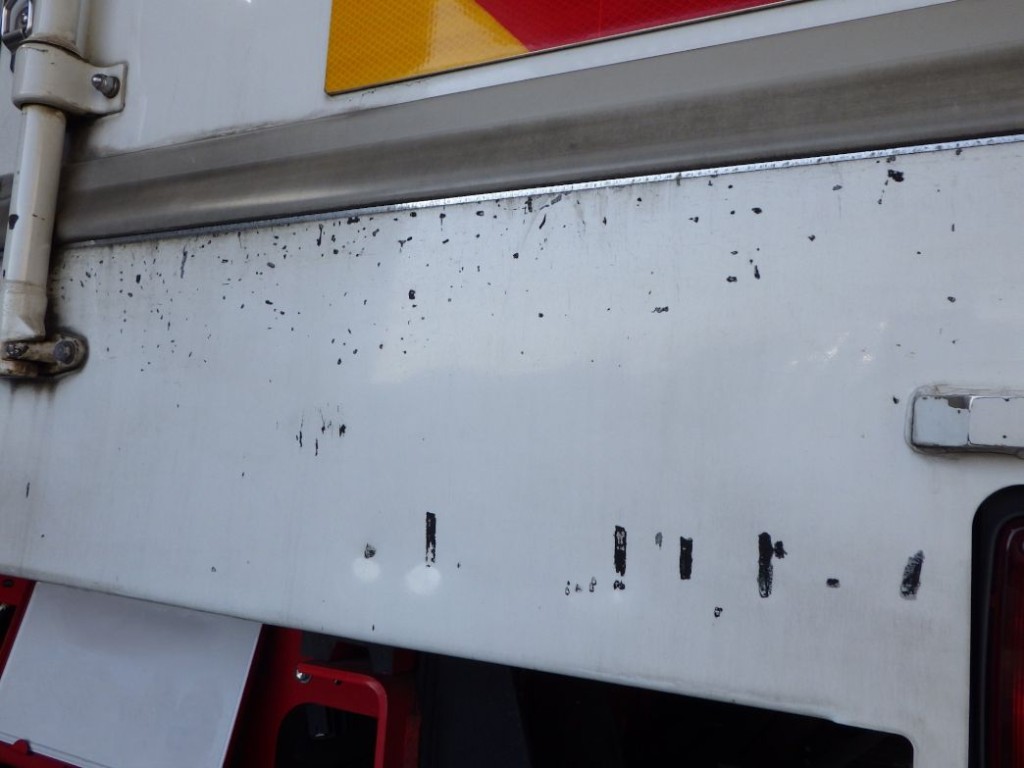 化粧板にキズ・ヘコミがあります。|日野 レンジャー 2KG-FC2ABG(2WD)の写真43