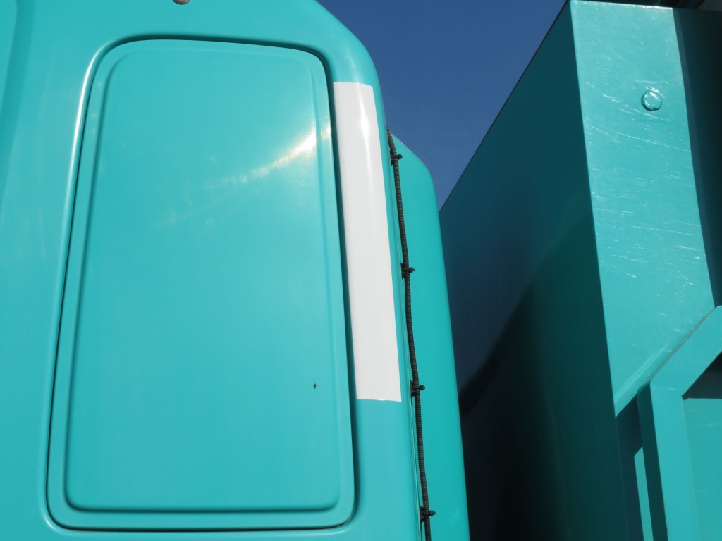 助手席側クォーターパネルに看板隠し塗装がされています。|日野 プロフィア QPG-FR1EXEGの写真14