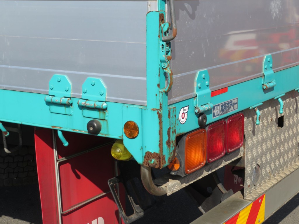 助手席側後端のあおりロック部にサビがあります。|日野 プロフィア QPG-FR1EXEGの写真19