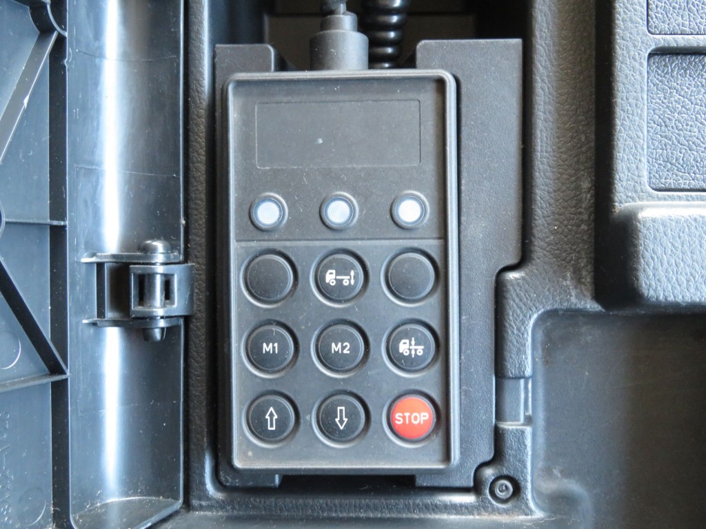 エアサスのコントローラーです。|日野 プロフィア QPG-FR1EXEGの写真22