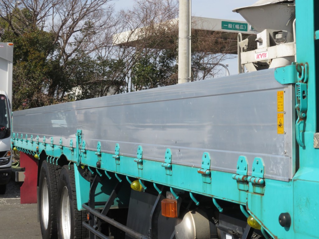 運転席側あおり各所にキズ・スレ・小さいヘコミがあります。|日野 プロフィア QPG-FR1EXEGの写真35