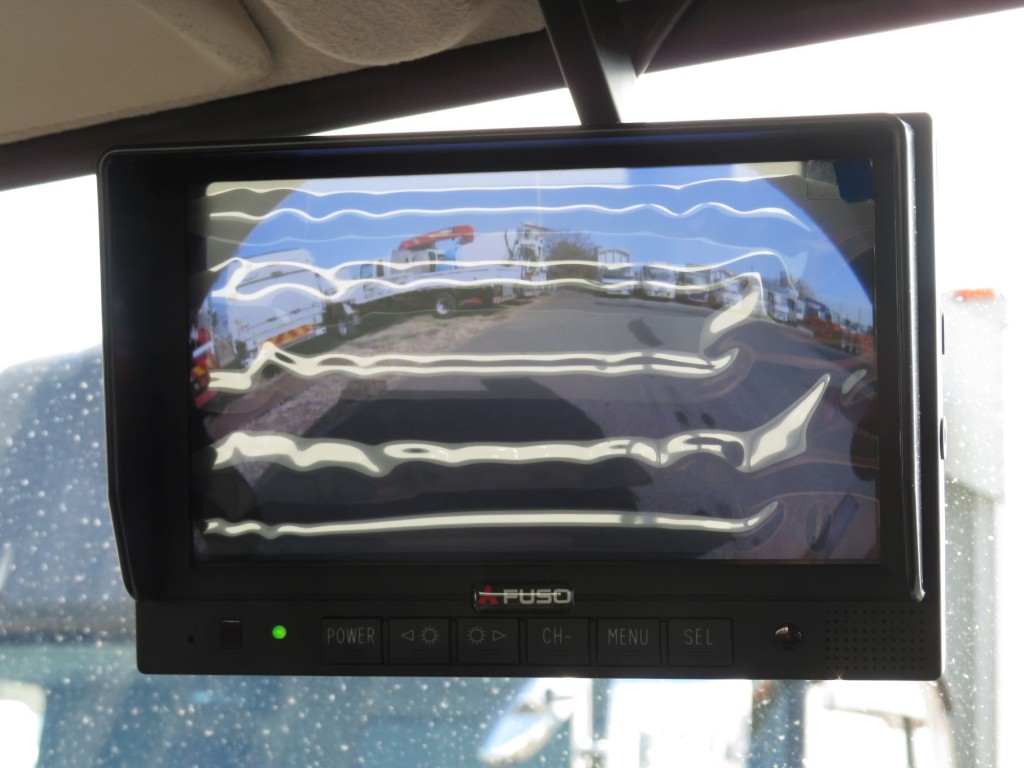 液晶バックモニター付きです。|三菱 キャンター 2PG-FEBM0(2WD)の写真19