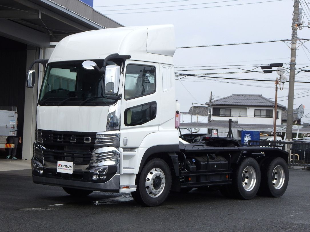 フロント周り、メッキパーツで飾っています。|三菱 スーパーグレート 2KG-FV80VJR(2WD)の写真1