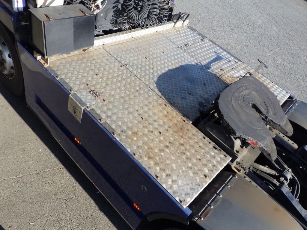 踊り場の状態です。|いすゞ ギガ QKG-EXD52BDの写真9