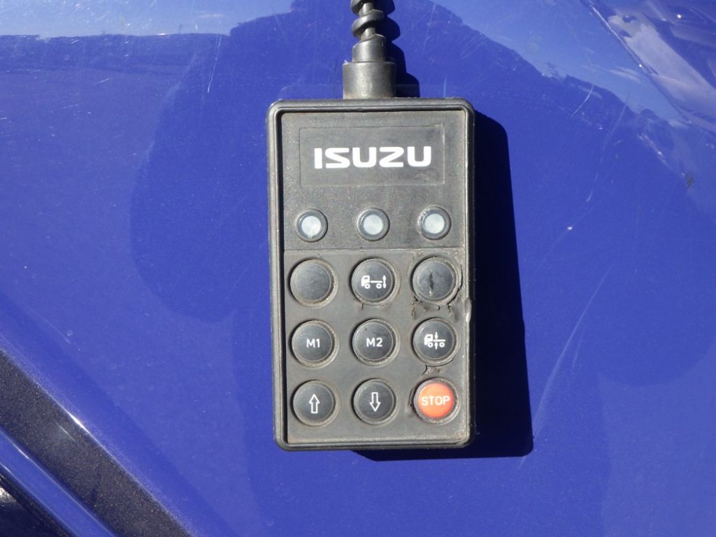 エアサスのコントローラーです。|いすゞ ギガ QKG-EXD52BDの写真16