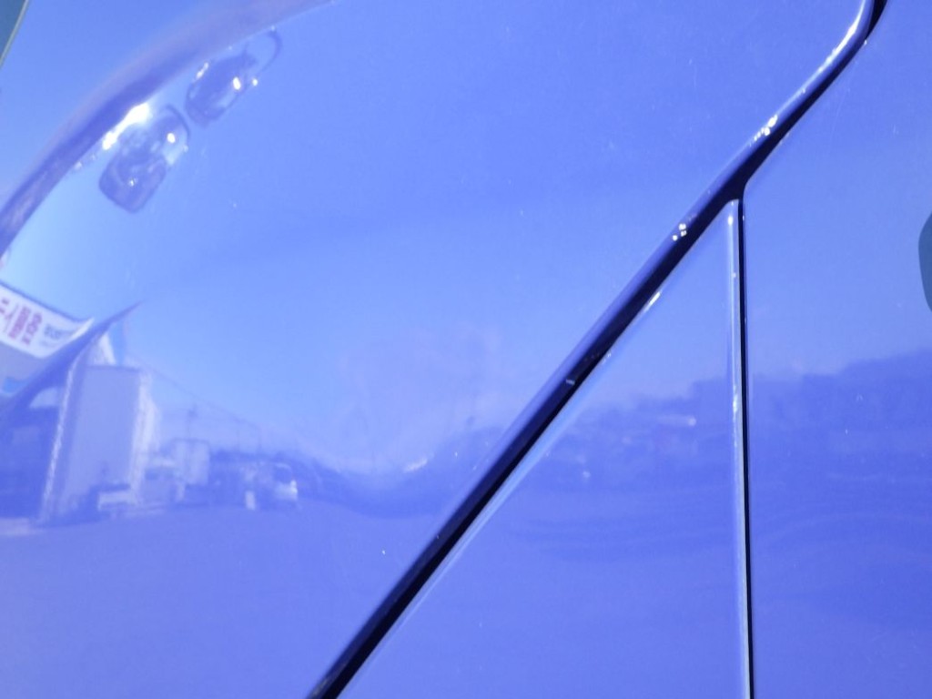 助手席側ドアにヘコミがあります。|いすゞ ギガ QKG-EXD52BDの写真22