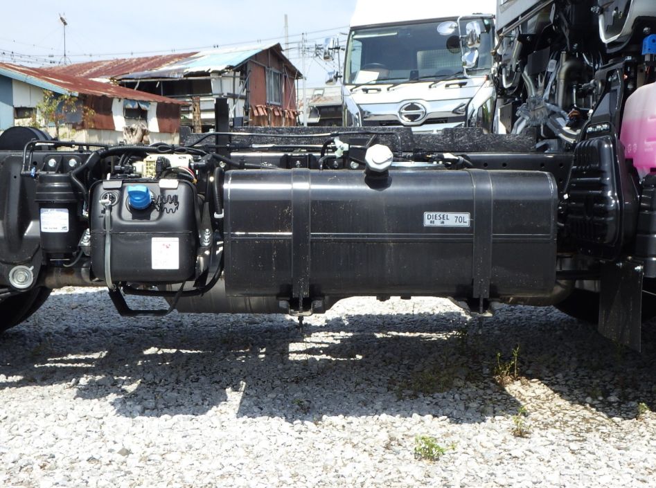 燃料タンクは70Lです。|三菱 キャンター 2RG-FBA60(2WD)の写真25