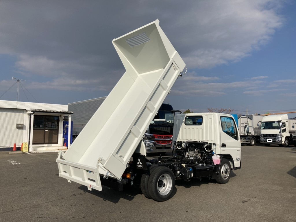三菱 キャンター 2RG-FBA60(2WD)の写真4