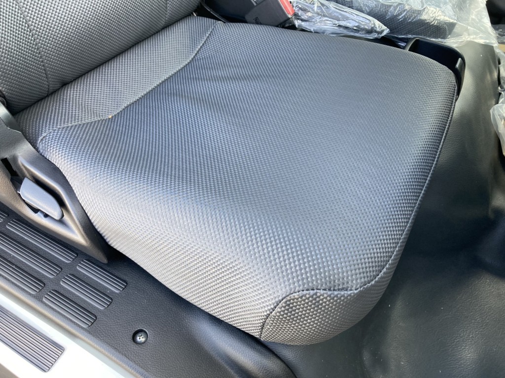 シート座面の状態です。|三菱 キャンター 2RG-FBA60(2WD)の写真10