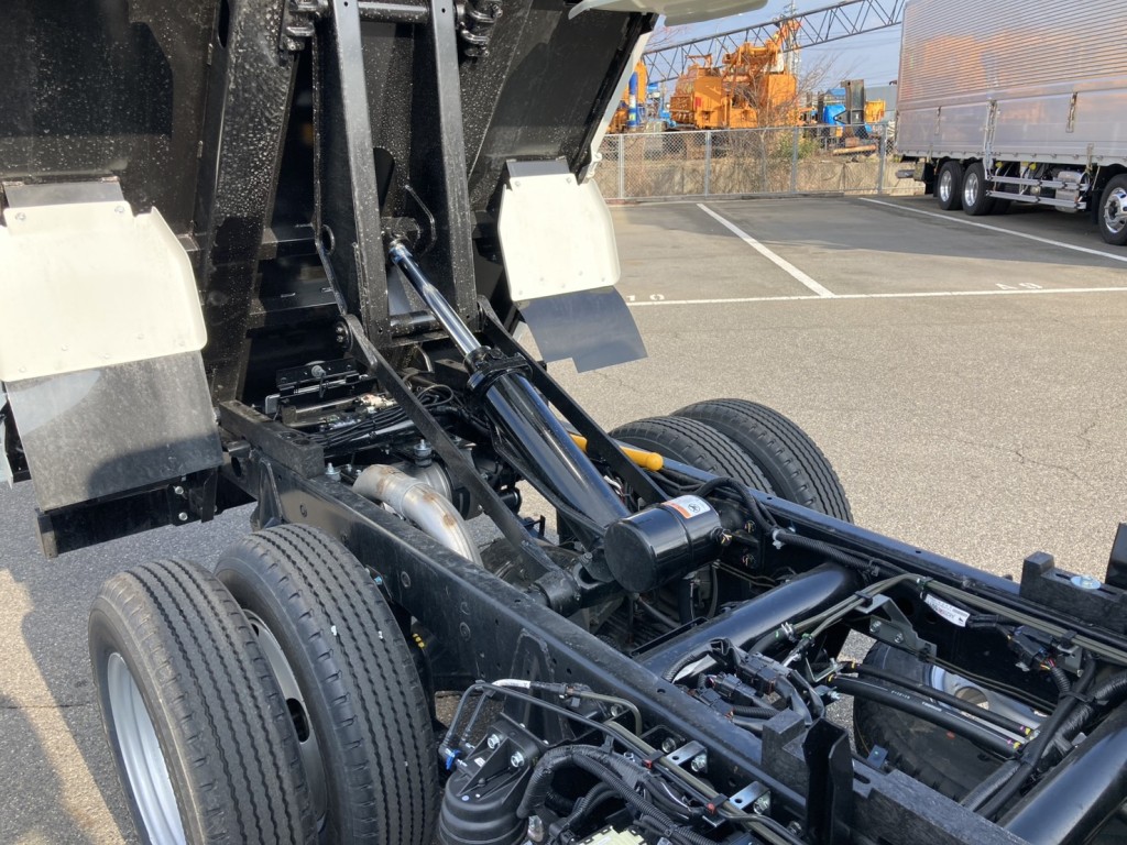 ホイストとシャーシ周りの状態です。|三菱 キャンター 2RG-FBA60(2WD)の写真18