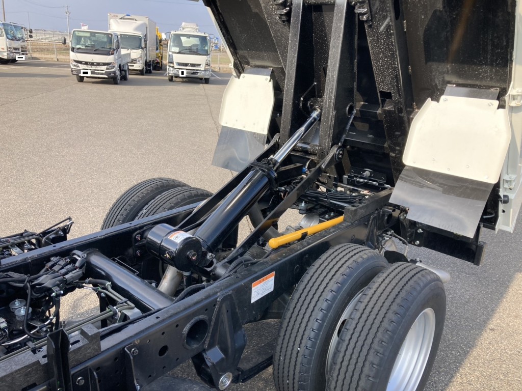 ホイストとシャーシ周りの状態です。|三菱 キャンター 2RG-FBA60(2WD)の写真19