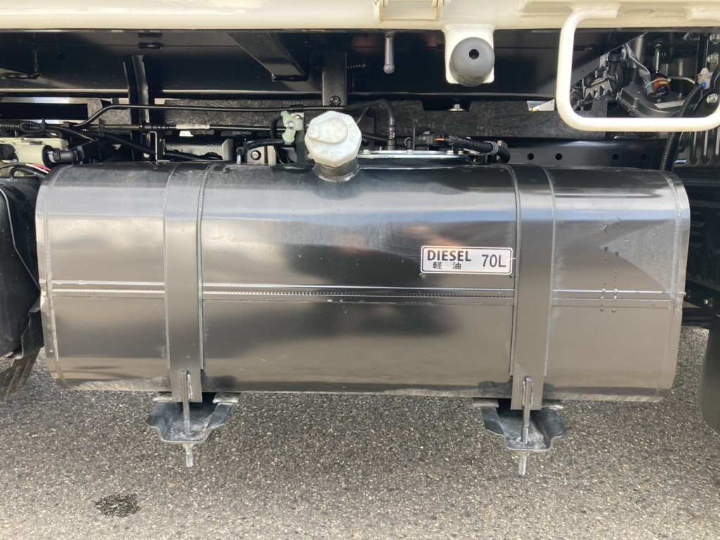 燃料タンクです。|三菱 キャンター 2RG-FBA60(2WD)の写真26