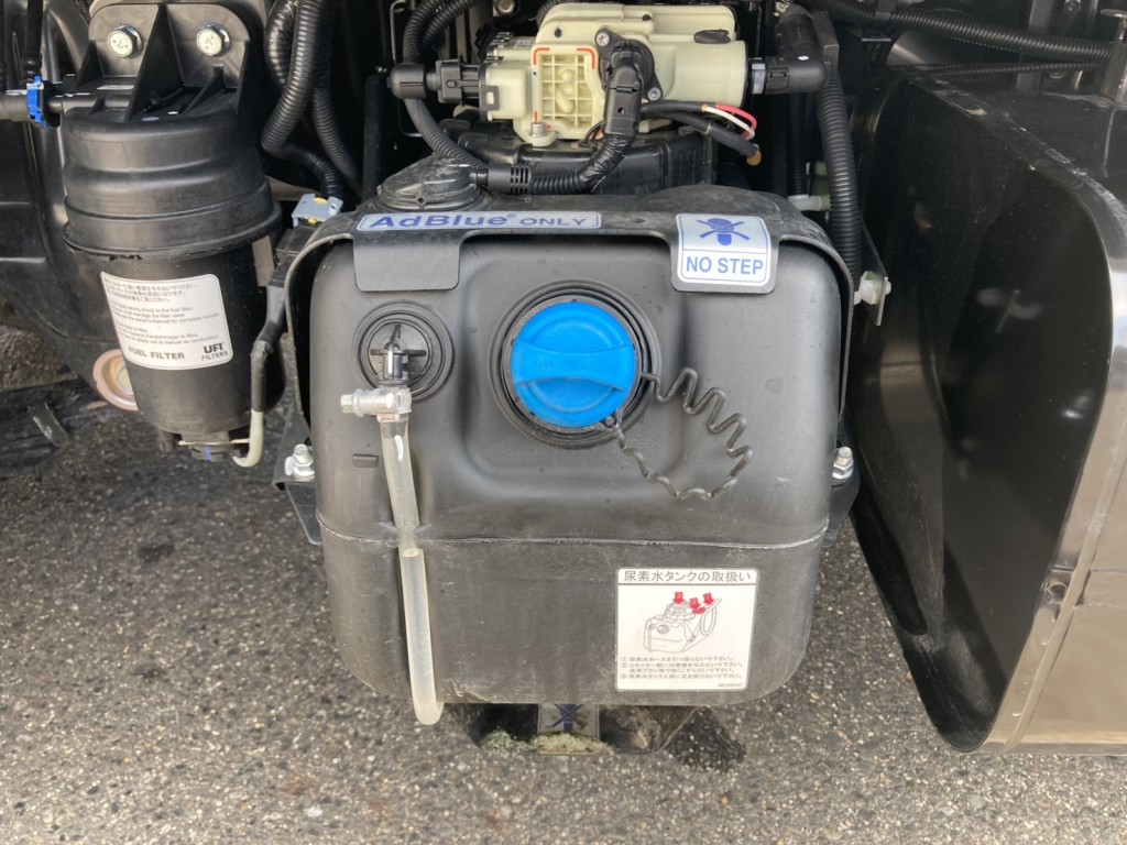 アドブルータンクです。|三菱 キャンター 2RG-FBA60(2WD)の写真27