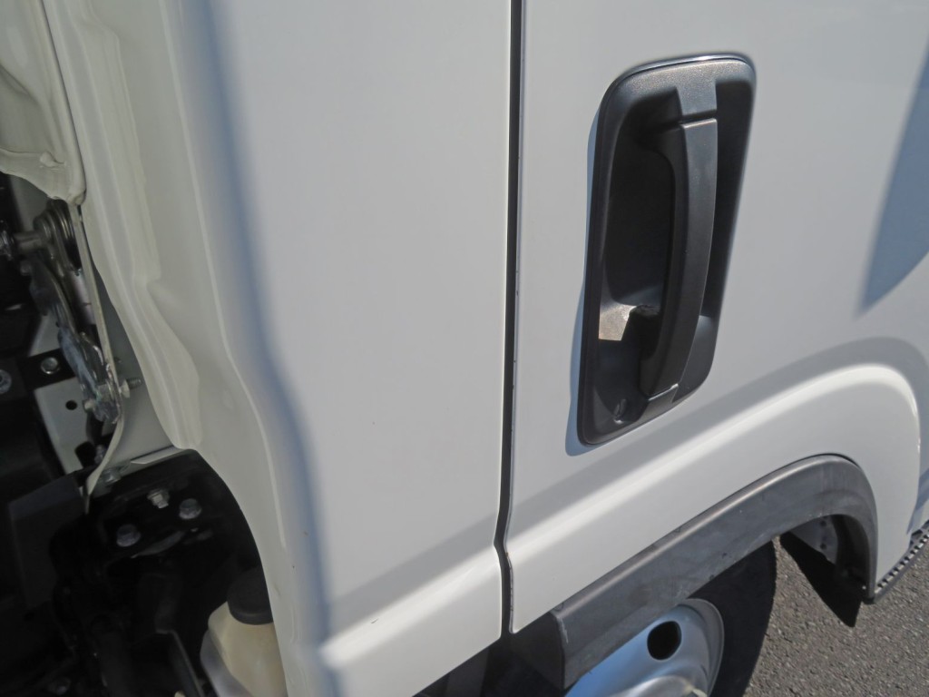 いすゞ エルフ 2RG-NMR88AN(2WD)の写真17