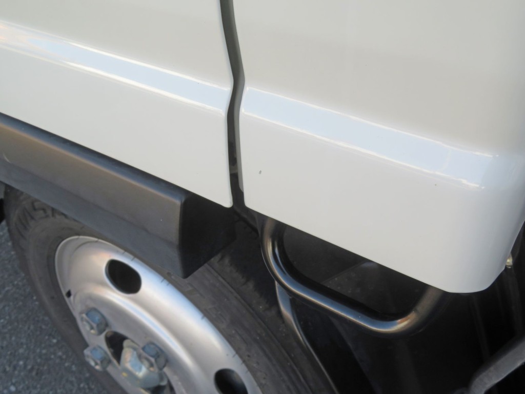 いすゞ エルフ 2RG-NMR88AN(2WD)の写真22