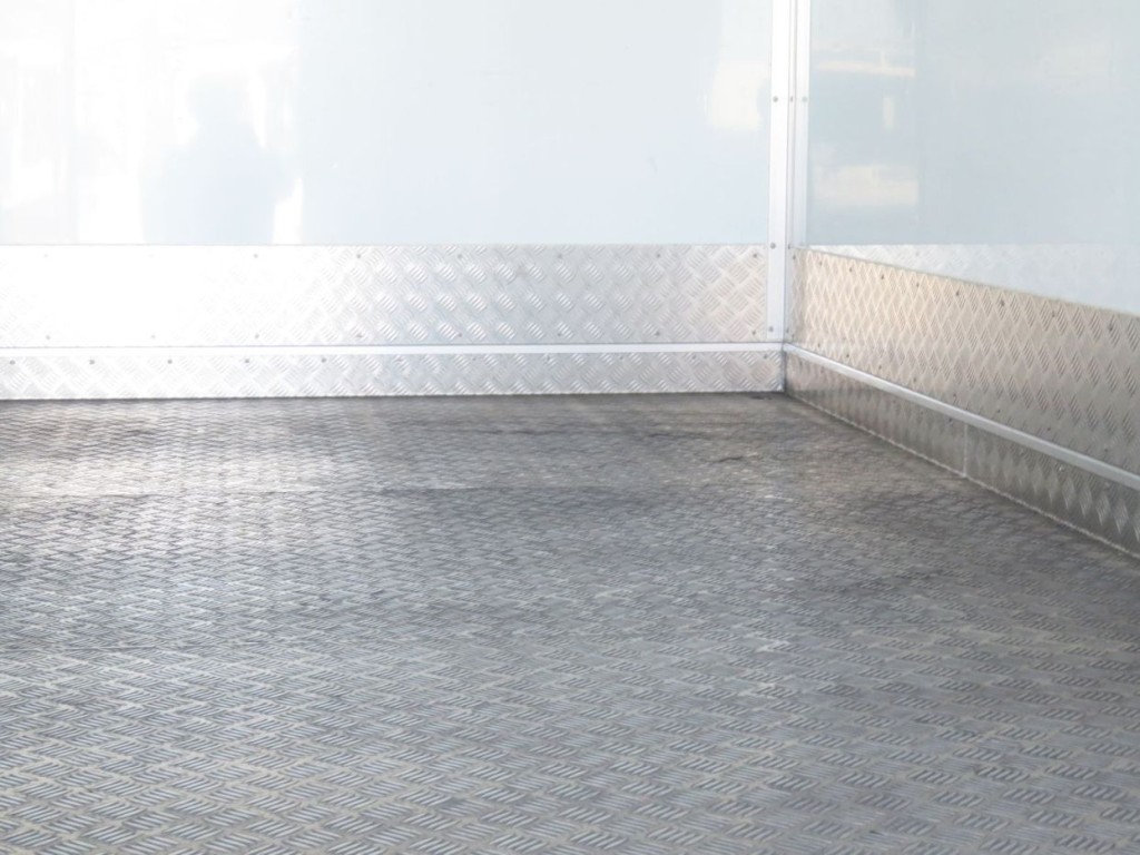 いすゞ エルフ 2RG-NMR88AN(2WD)の写真30