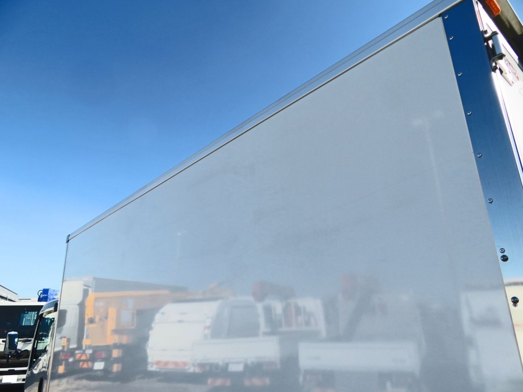 いすゞ エルフ 2RG-NMR88AN(2WD)の写真32